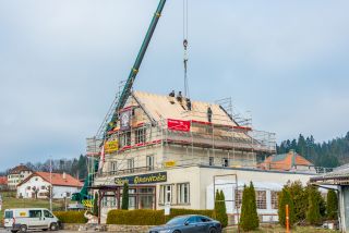 Rénovation d'une toiture avec pose de Velux à La Chaux-de-Fonds au restaurant Le Siam