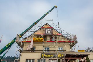 Rénovation d'une toiture avec pose de Velux à La Chaux-de-Fonds au restaurant Le Siam