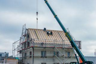 Rénovation d'une toiture avec pose de Velux à La Chaux-de-Fonds au restaurant Le Siam