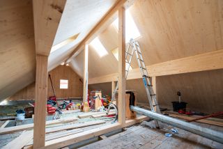Rénovation d'une toiture avec pose de Velux à La Chaux-de-Fonds au restaurant Le Siam
