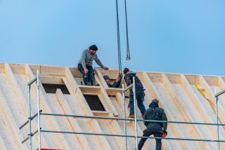 Rénovation d'une toiture avec pose de Velux à La Chaux-de-Fonds au restaurant Le Siam