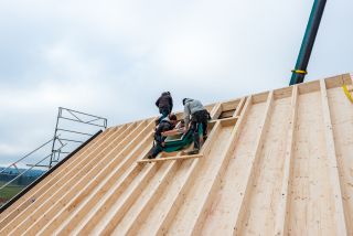 Rénovation d'une toiture avec pose de Velux à La Chaux-de-Fonds au restaurant Le Siam