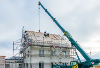 Rénovation d'une toiture avec pose de Velux à La Chaux-de-Fonds au restaurant Le Siam