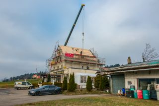 Rénovation d'une toiture avec pose de Velux à La Chaux-de-Fonds au restaurant Le Siam